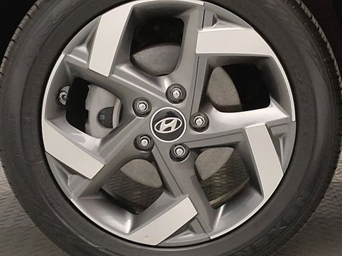 Used 2025 Hyundai Venue SEL FWD image 31