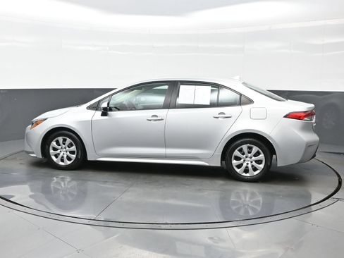 Used 2024 Toyota Corolla LE FWD image 3