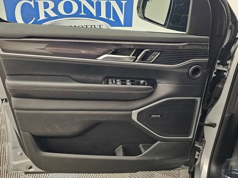 Used 2024 Jeep Wagoneer L 4WD image 13