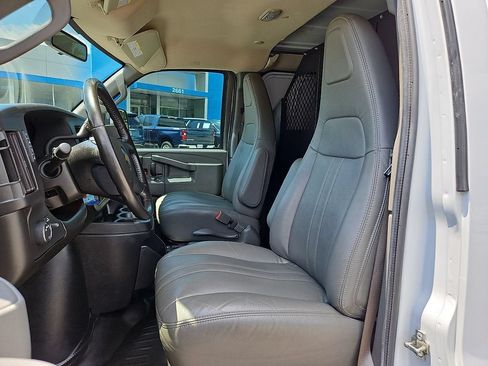 Used 2022 Chevrolet Express 2500 w/ Driver Convenience Package RWD image 12