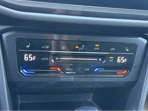 Used 2024 Volkswagen Tiguan SE image 20