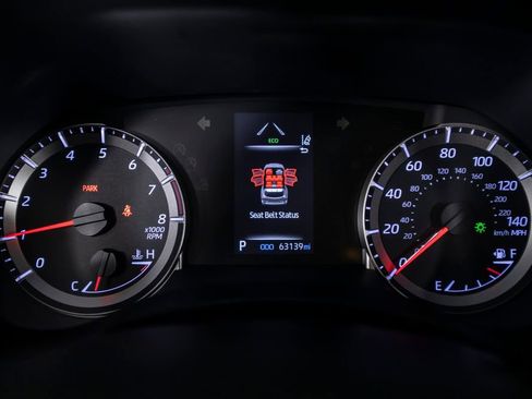 Used 2022 Toyota Highlander L FWD image 32