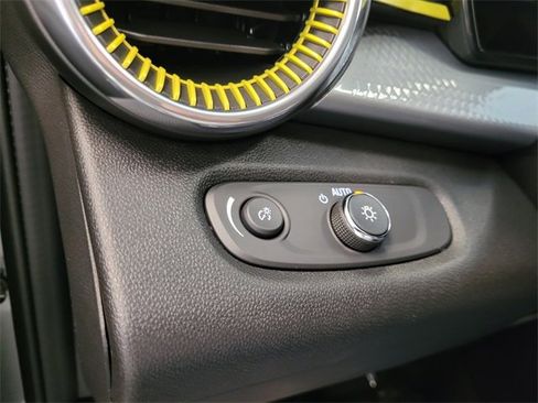 New 2026 Chevrolet Trax LT w/ Driver Confidence Package image 25