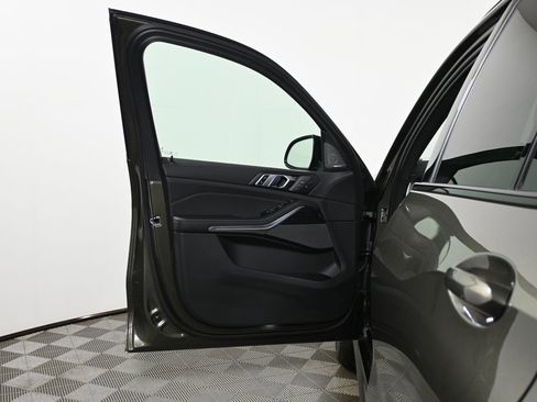 New 2026 BMW X5 xDrive40i w/ M Sport Package AWD/4WD image 28