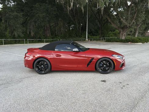 Used 2021 BMW Z4 M40i RWD image 2