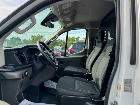 Used 2024 Ford Transit 250 Low Roof w/ Exterior Upgrade Package RWD image 18
