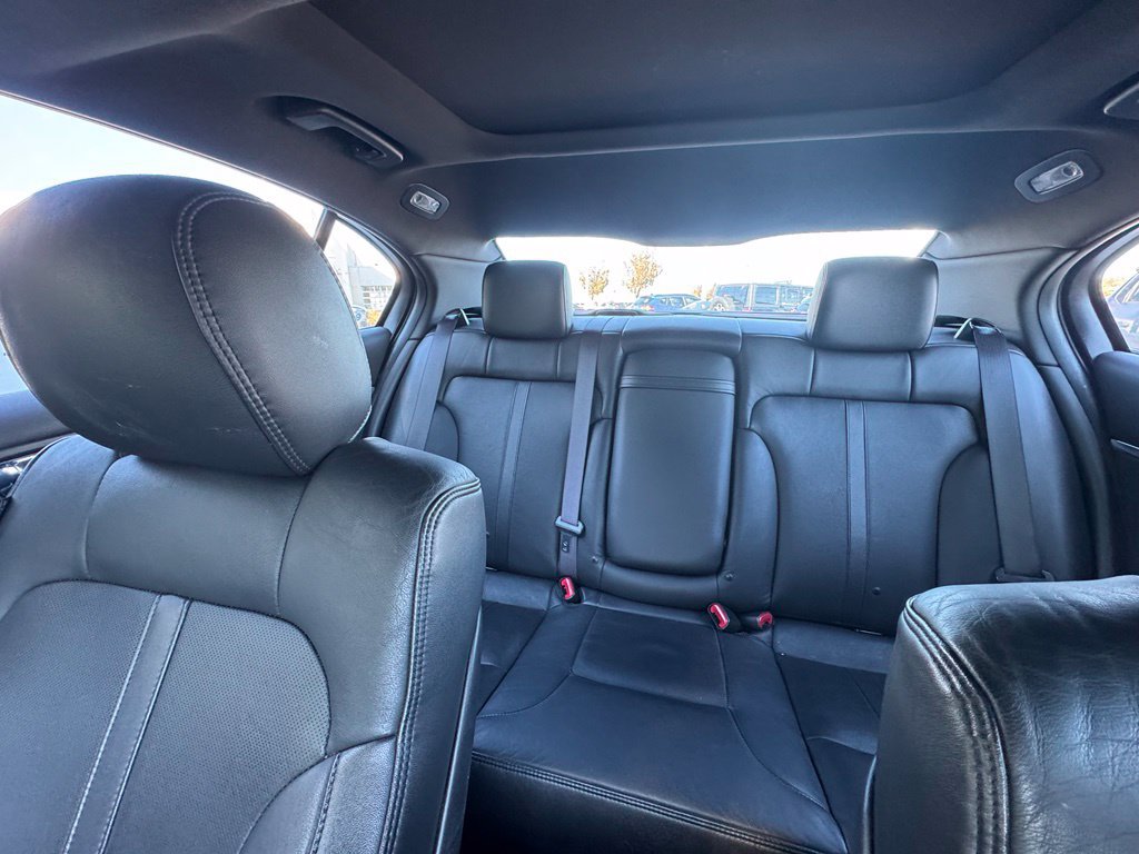 Used 2013 Lincoln MKS AWD image 25