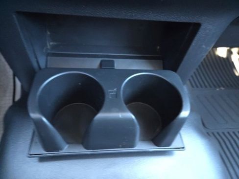 Used 2019 Nissan Titan S image 30