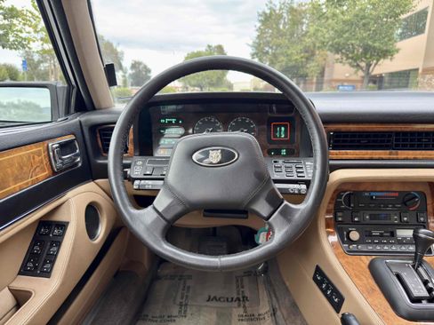 Used 1988 Jaguar XJ6 image 55