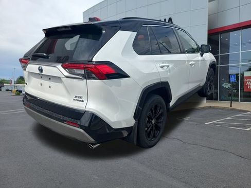 Used 2023 Toyota RAV4 XSE AWD/4WD image 3