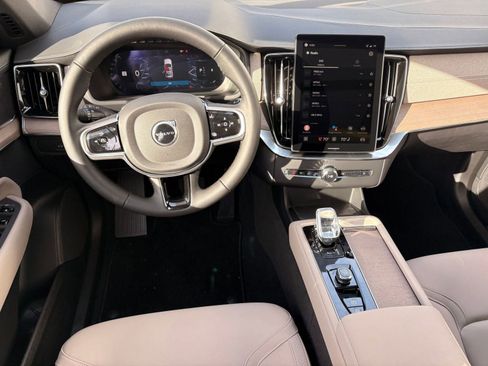 New 2026 Volvo XC90 B5 Core image 24