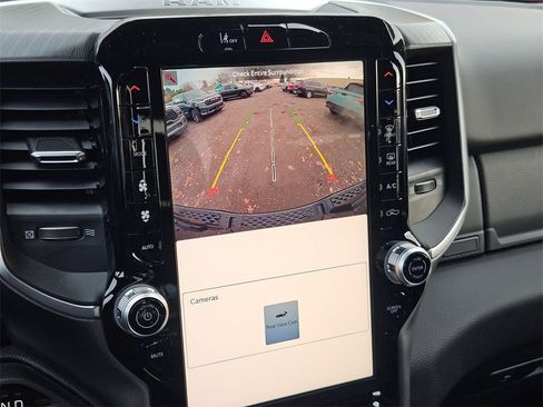 New 2026 RAM 1500 4x4 Crew Cab image 24