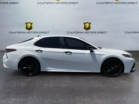 Used 2021 Toyota Camry SE FWD image 4