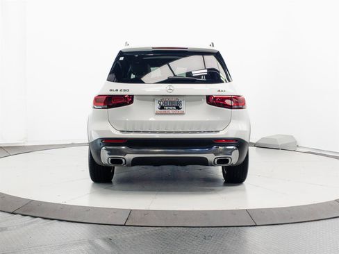 Used 2021 Mercedes-Benz GLB 250 4MATIC image 10