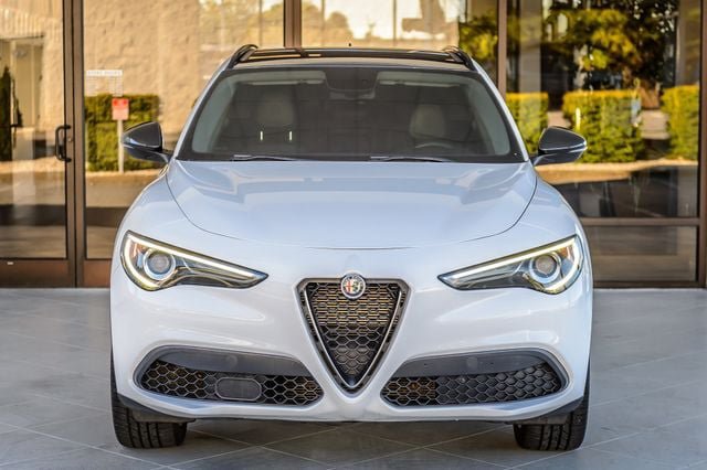Used 2019 Alfa Romeo Stelvio AWD w/ Nero Edizione image 5