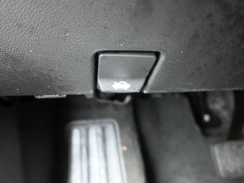 Used 2023 Chevrolet Traverse RS image 36