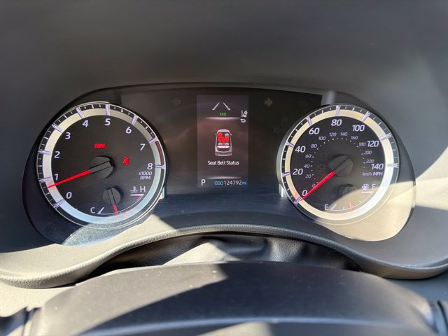 Used 2021 Toyota Highlander LE AWD/4WD image 19
