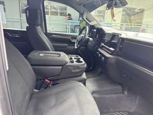 Used 2025 Chevrolet Silverado 2500 LT w/ Trail Boss Package AWD/4WD image 9