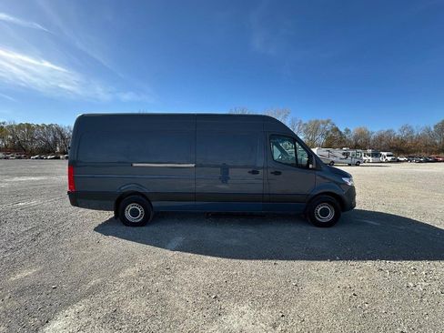 Used 2019 Mercedes-Benz Sprinter 170 image 4