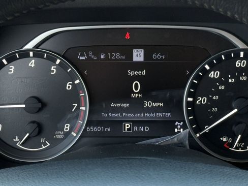 Used 2021 Nissan Titan SV w/ SV Convenience Package image 16