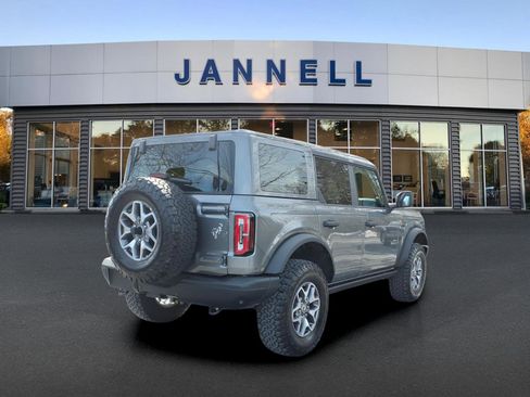 Used 2025 Ford Bronco Badlands image 7