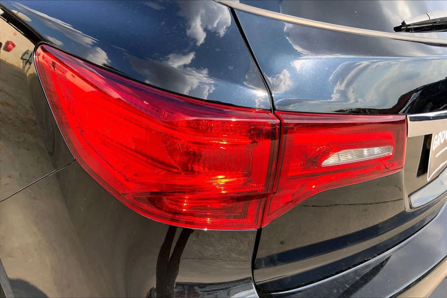 Used 2020 Acura MDX FWD image 29