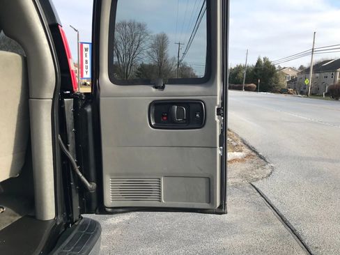 Used 2017 Chevrolet Express 3500 LT w/ LT Preferred Equipment Group image 31