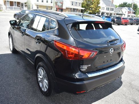 Used 2019 Nissan Rogue Sport SV w/ Technology Package AWD/4WD image 7