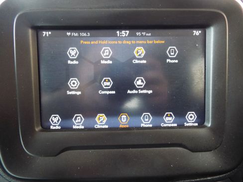 Used 2018 Jeep Renegade Latitude image 16