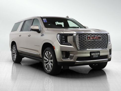 Used 2022 GMC Yukon XL Denali w/ Denali Ultimate Package image 7