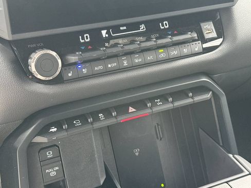 Used 2025 Toyota Sequoia TRD Pro AWD/4WD image 21