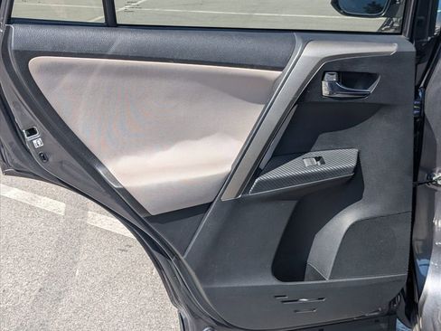 Used 2015 Toyota RAV4 XLE FWD image 25