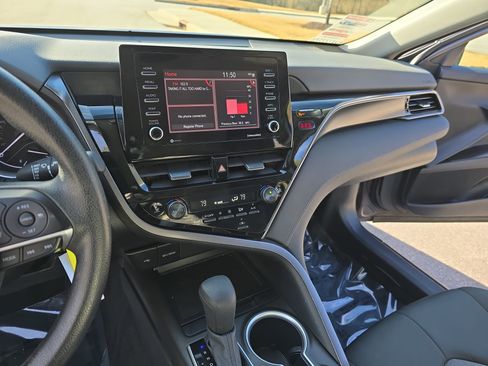 Used 2024 Toyota Camry LE image 19