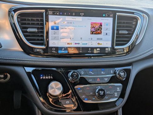 New 2026 Chrysler Pacifica Limited w/ S Appearance Package image 19