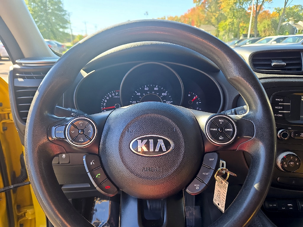 Used 2016 Kia Soul + FWD image 19