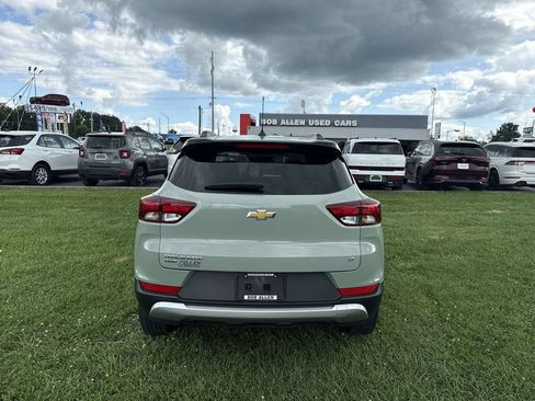 Used 2025 Chevrolet TrailBlazer LT AWD/4WD image 18