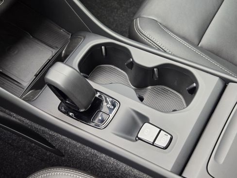 Used 2025 Volvo XC40 B5 Core w/ Protection Package image 29