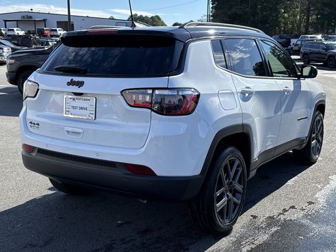 New 2026 Jeep Compass Limited image 8