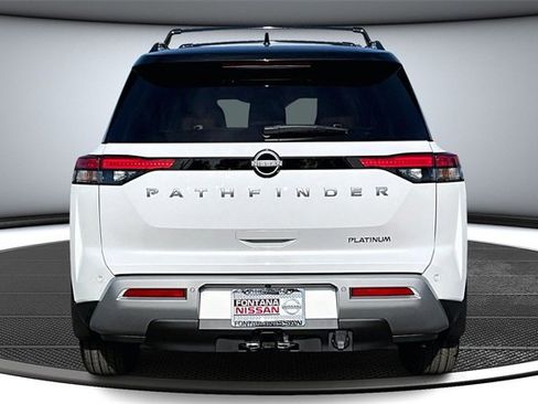 New 2025 Nissan Pathfinder Platinum image 4