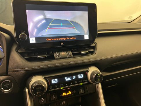 Used 2023 Toyota RAV4 XLE Premium image 28