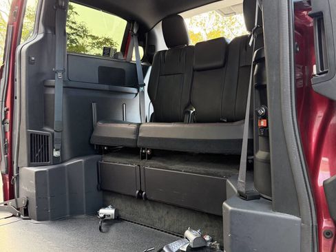 Used 2015 Dodge Grand Caravan R/T w/ Safety Sphere Group image 20