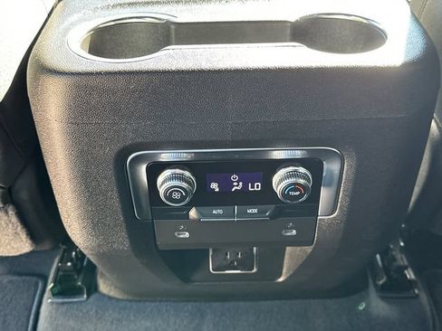 Used 2022 GMC Yukon SLE AWD/4WD image 21