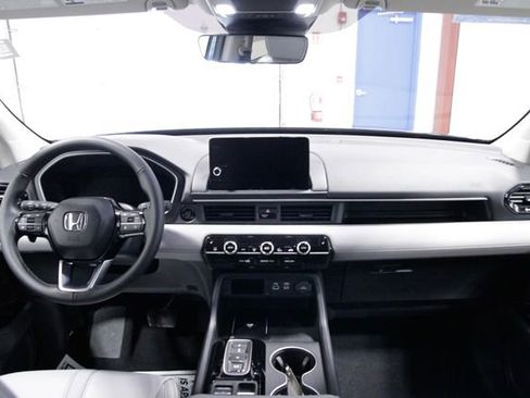 Certified 2025 Honda Pilot EX-L image 18