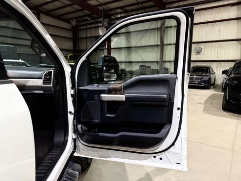 Used 2018 Ford F250 Lariat w/ Chrome Package AWD/4WD image 23