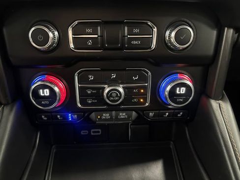 Used 2023 GMC Yukon AT4 AWD/4WD image 48
