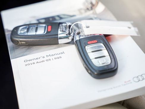 Used 2016 Audi Q5 2.0T Premium Plus w/ Technology Package image 28