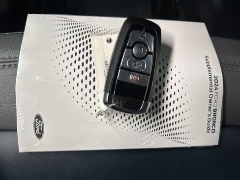 Used 2024 Ford Bronco Outer Banks image 44