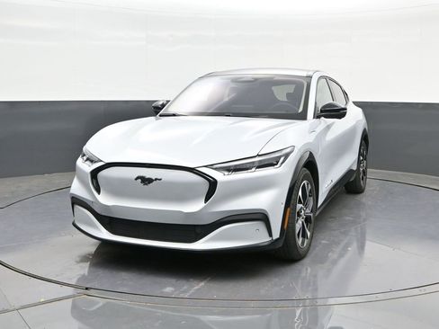 Used 2023 Ford Mustang Mach-E Premium image 27