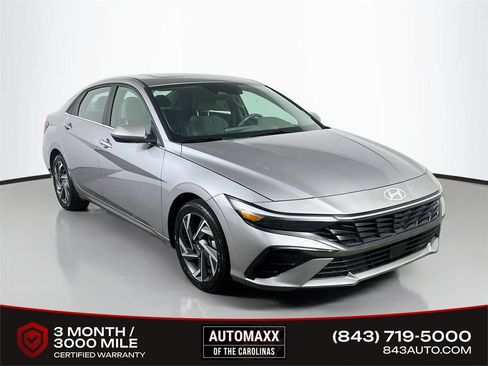 Used 2025 Hyundai Elantra SEL FWD image 1