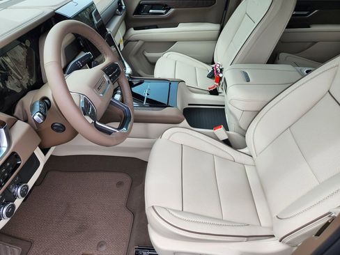 New 2026 GMC Yukon Denali image 8